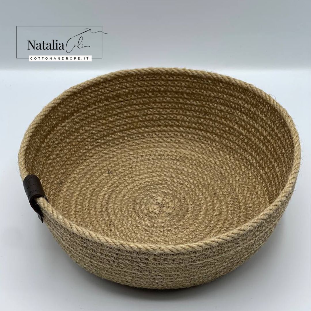 Cestino / contenitore in corda di canapa, diametro 21 cm, altezza 7 cm, 100% fatto a mano in Italia